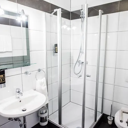 Hotel Leo 3*