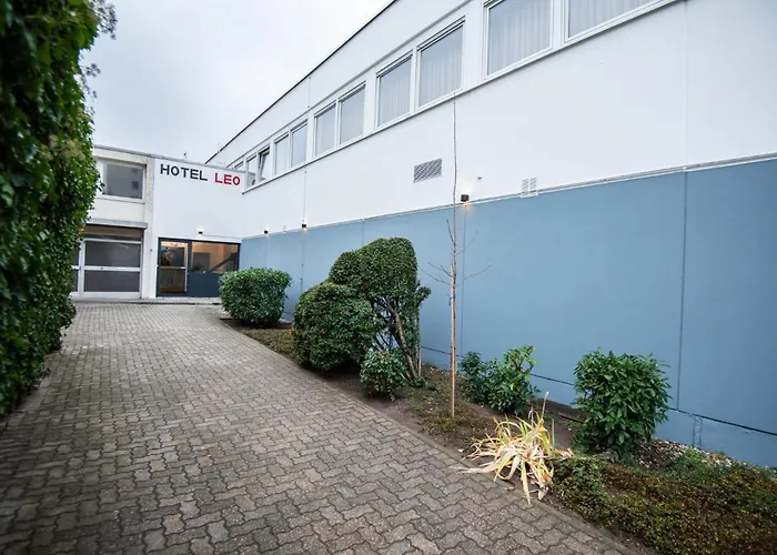Отель Leo 3*
